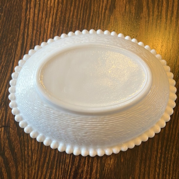 Pretty & Simple Hen on Nest Milk Glass Dish - Picture 10 of 16